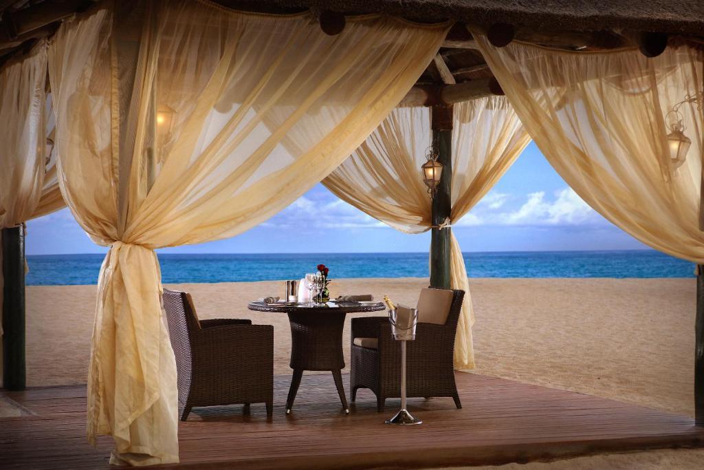 Fujairah Rotana Resort & Spa - Al Aqah Beach Restaurant photo